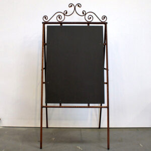 2069 Tavleskilt med krummelurer og naturfinish