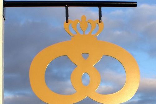 bagerkringle,bagerskilt,bagerbutik,bager,guldkringle,kringle,butiksskilt,vægskilt,smedejernsskilt,surrow skilte,bagere og konditorer,konditor,surrow skilte