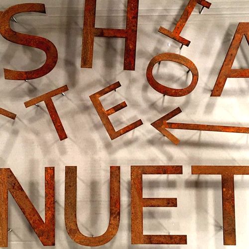 facadebogstaver_rust bogstaver,facadebogstaver,udskårne bogstaver,facade,butiksindretning,husbogstaver,husnumre,surrow skilte